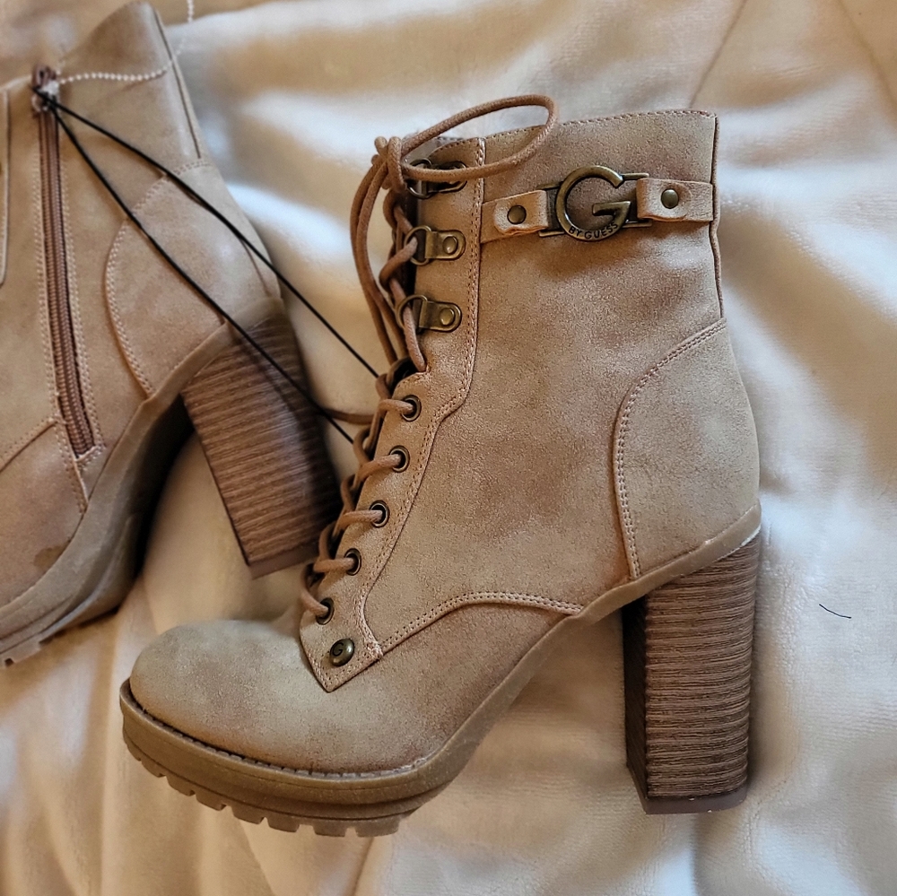 Guess boots